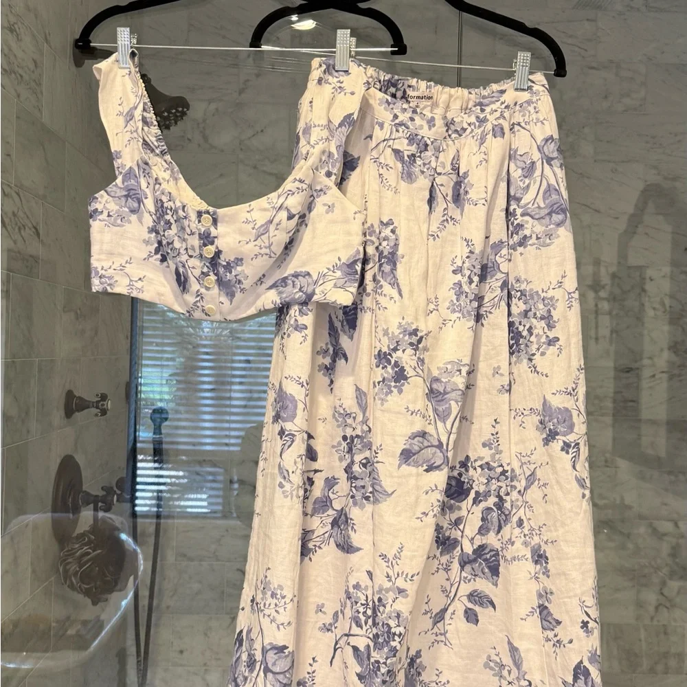 Reformation Teya two-piece in the Lupine floral print and linen material. Size 4